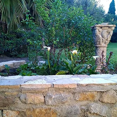 Couette-café Le Clos Fleuri 3*